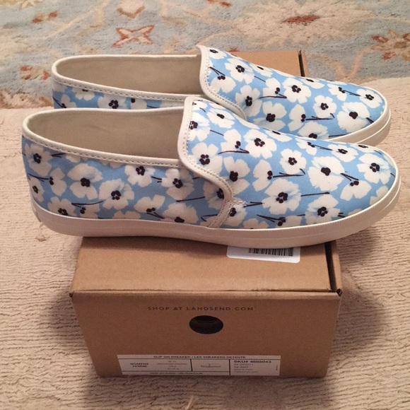 Lands End Womens floral sneakers - Picture 2 of 5